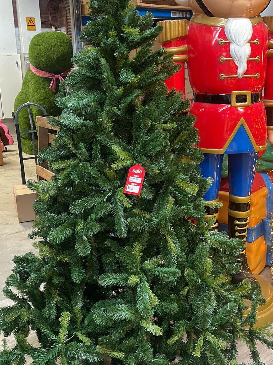 Vermont Spruce Artificial Christmas Tree